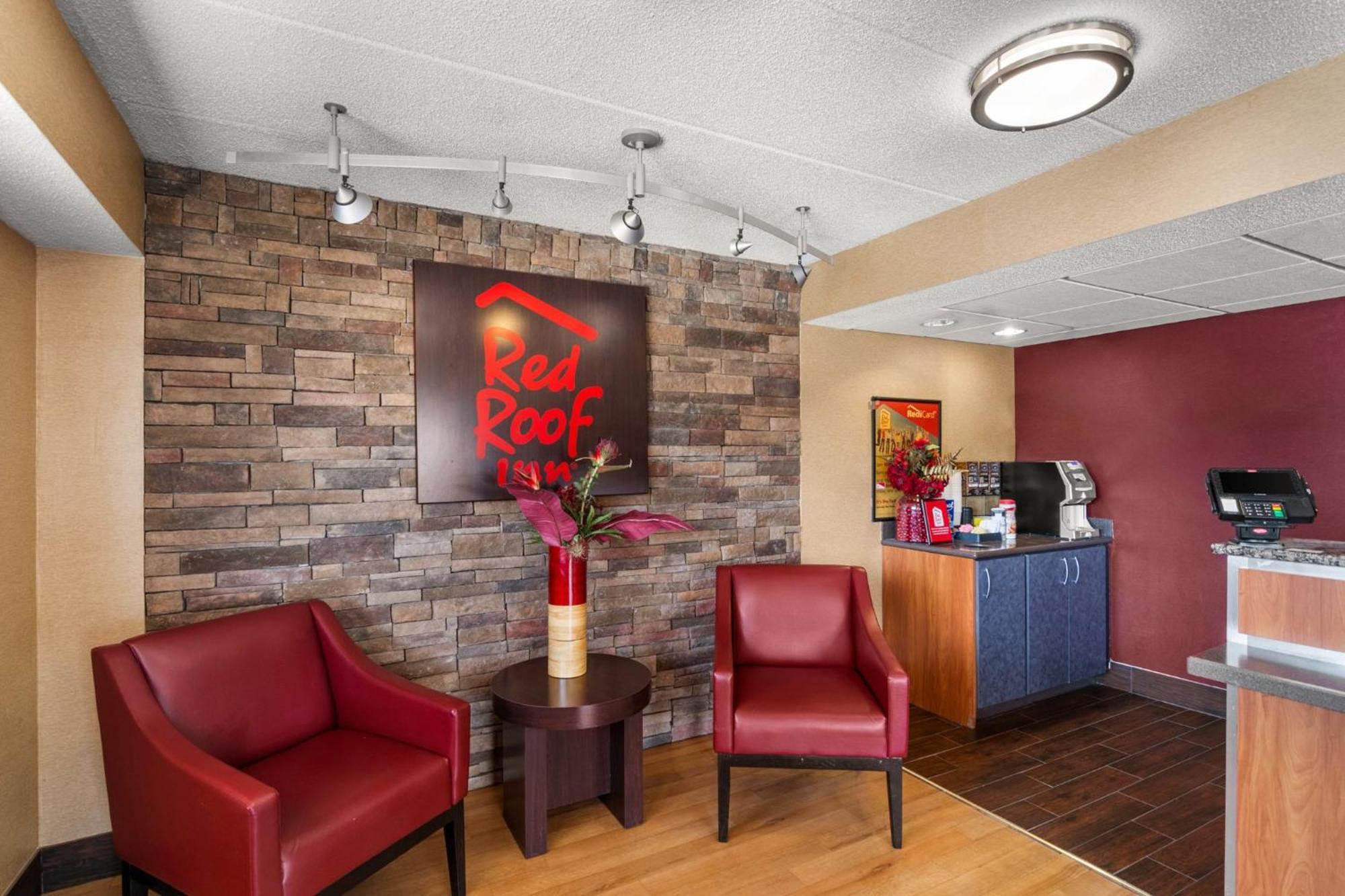 Red Roof Inn Enfield Exterior foto
